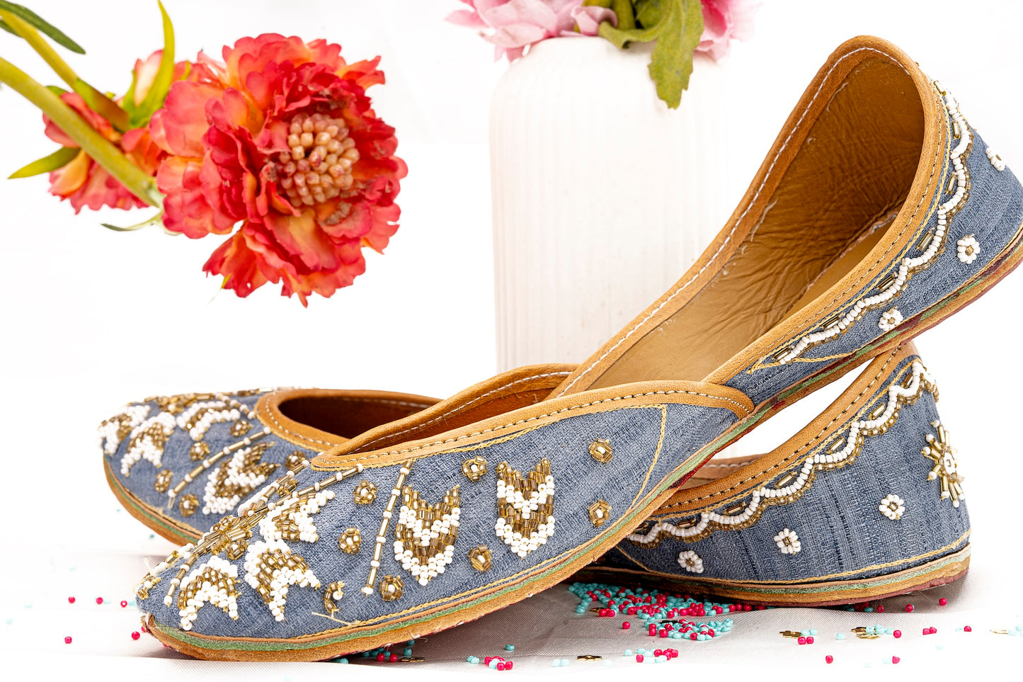 Grey embroidered mojri
