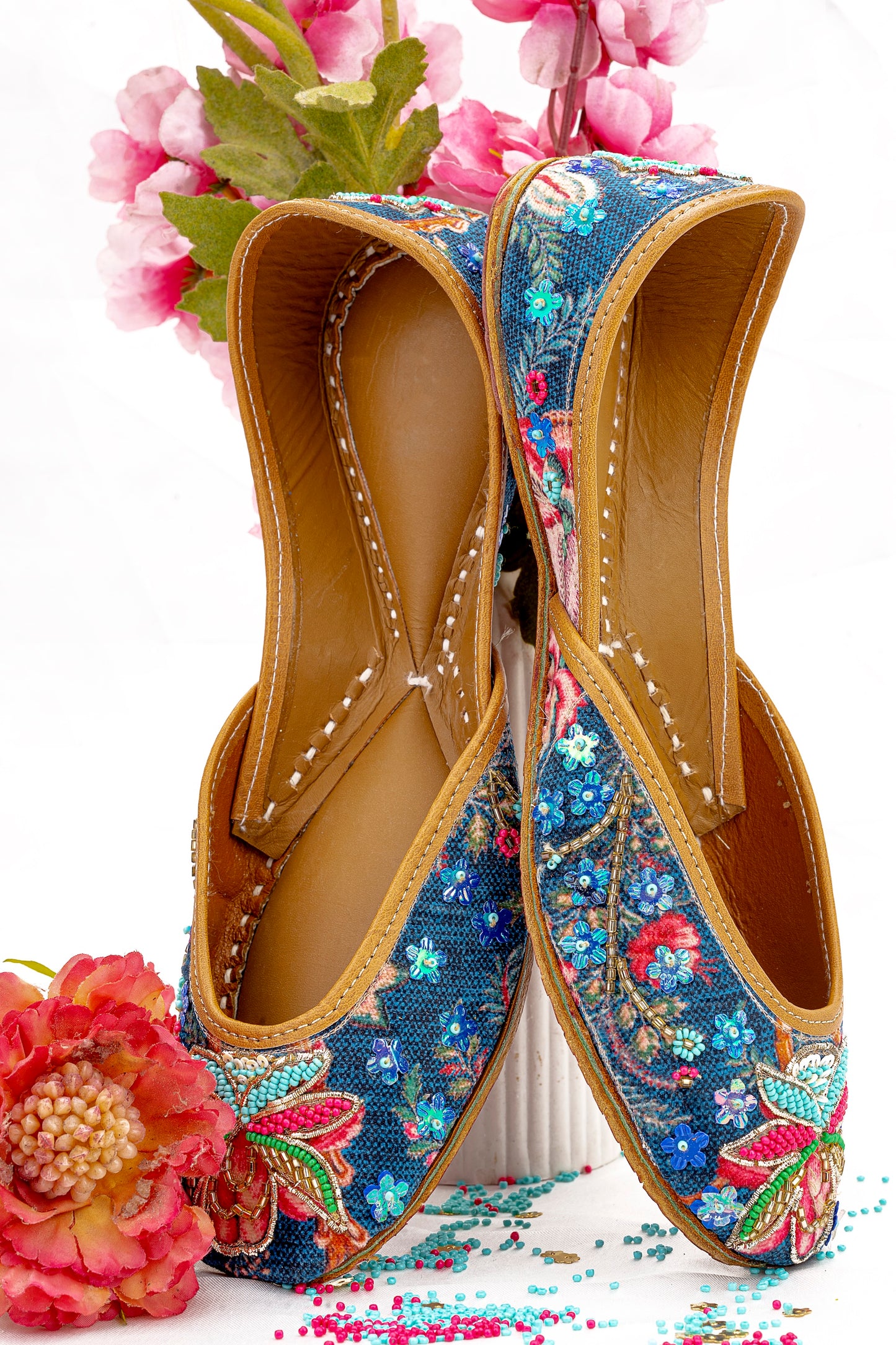Blue embroidered mojri