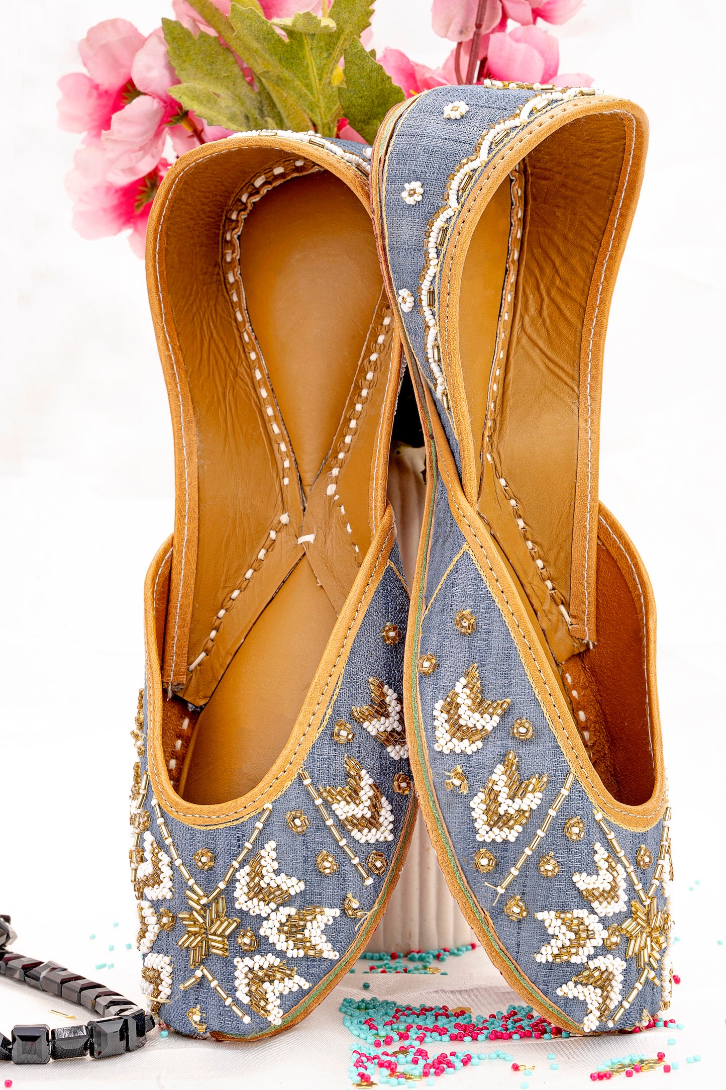 Grey embroidered mojri