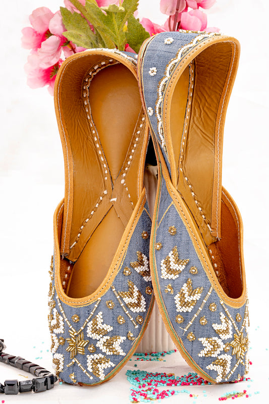 Grey embroidered mojri