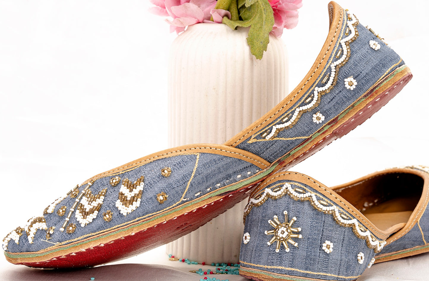 Grey embroidered mojri