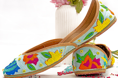 Luxurious Indian silk juttis with leather sole and comfort - Image 3